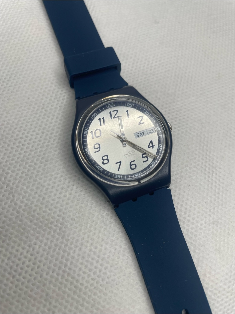 Vintage SWATCH Watch TIME IN BLUE Swiss Analog Quartz Day Date Navy Blue Silver